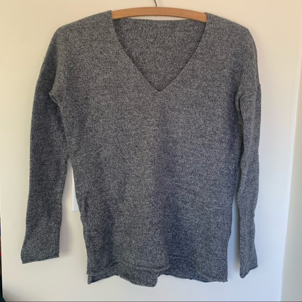 Babaton soft wool blend v sweater